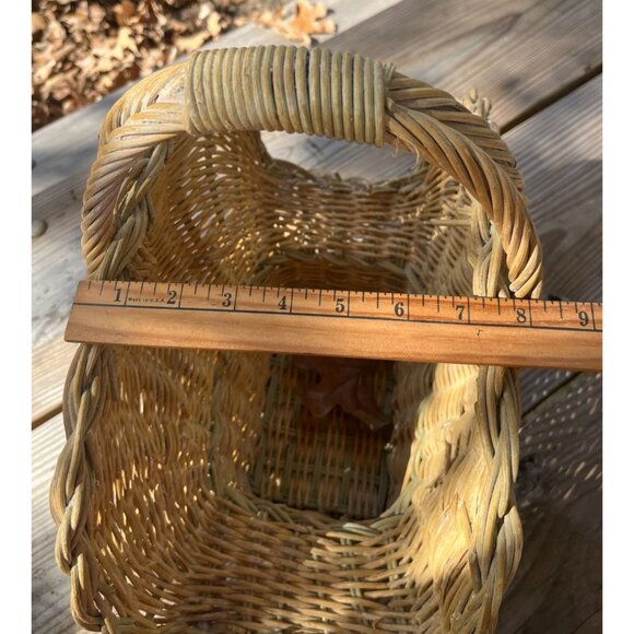 Vintage 1970s Wicker Rattan Flower Basket/Planter/Newspaper Rack - Picture 8 of 12